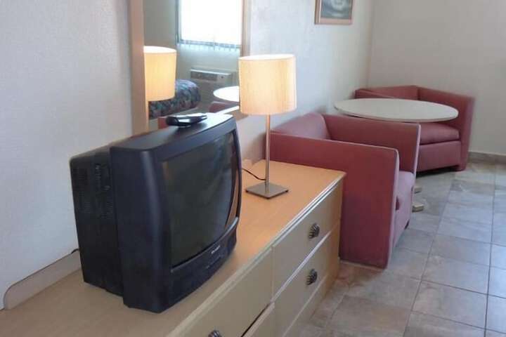 Room 16 of 26