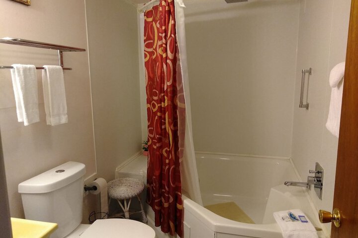 Room 11 of 42