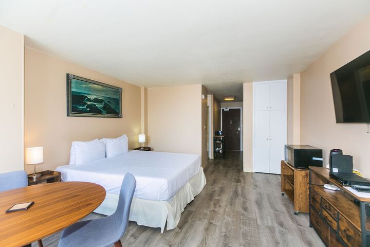 Room 34 of 60