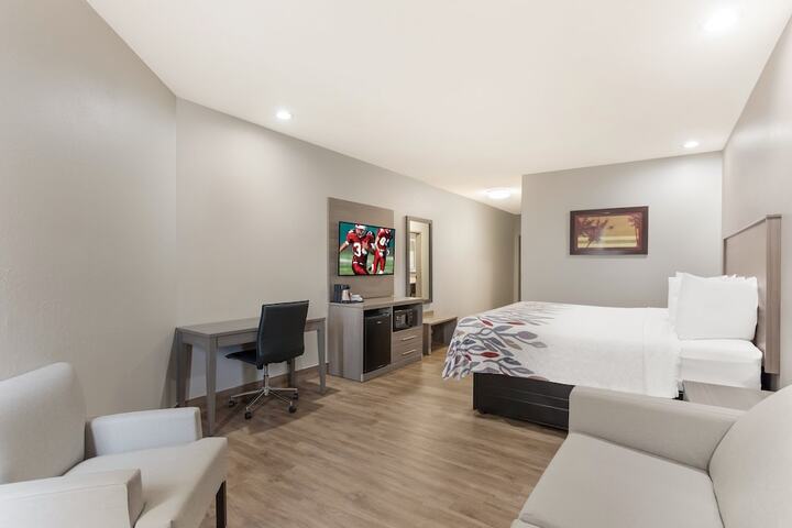 Room 32 of 46