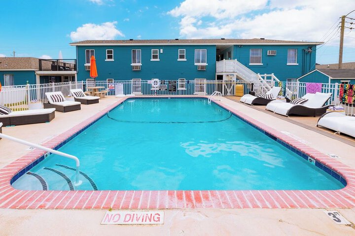 Pool 8 of 28