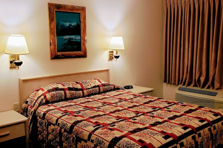 Room 26 of 77