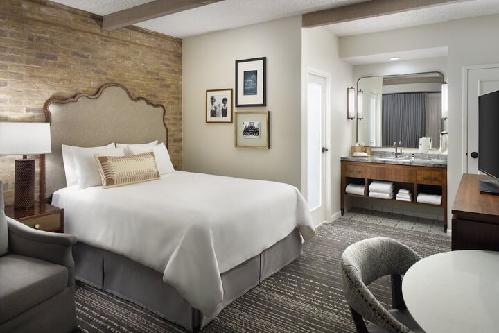 Room 14 of 46