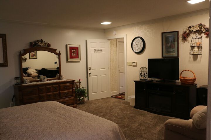 Room 18 of 38