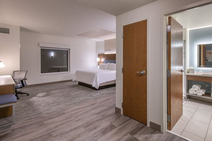 Room 32 of 55