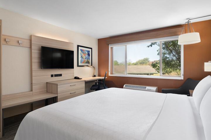 Room 17 of 50