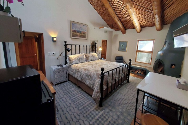 Room 34 of 68