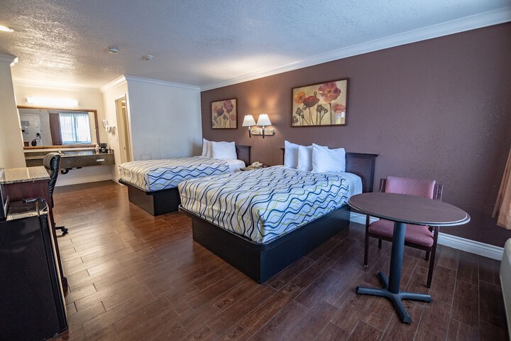 Room 21 of 33