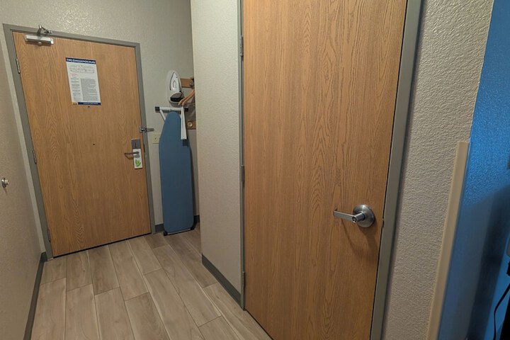Days Inn & Suites by Wyndham Castle Rock