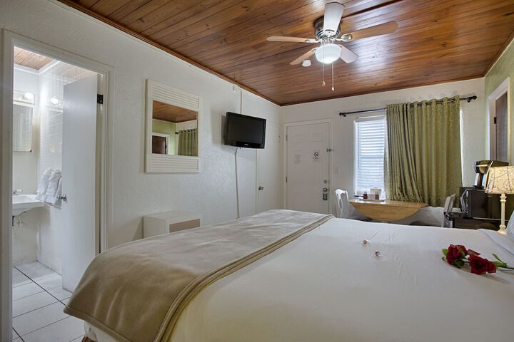 Room 33 of 43