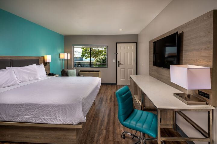 Room 21 of 37