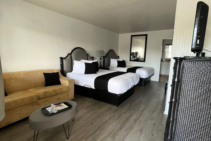 Room 45 of 170