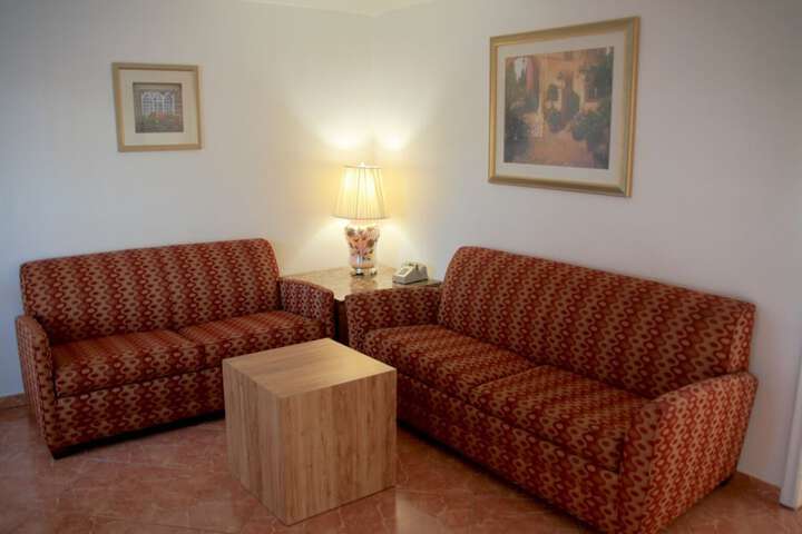 Room 28 of 48