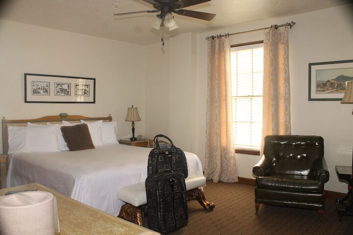 Room 25 of 54