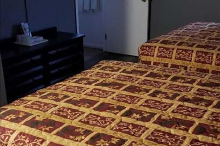Room 5 of 6