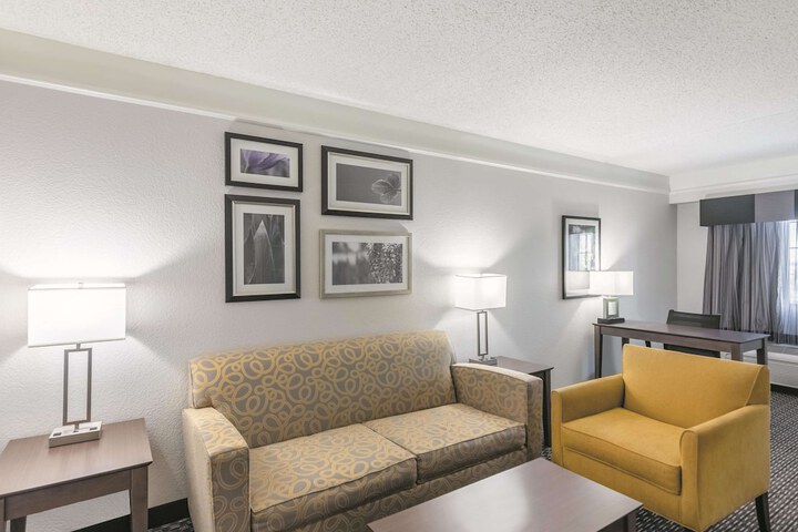 La Quinta Inn & Suites by Wyndham Denver Tech Center