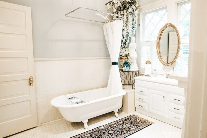 Heritage House Bed & Breakfast - Boutique Adults-Only Inn