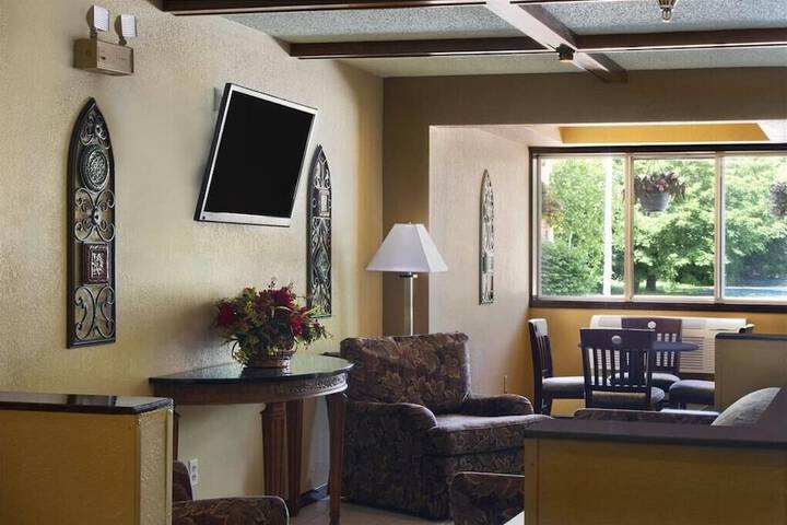 Fairview Inn & Suites Whitewater