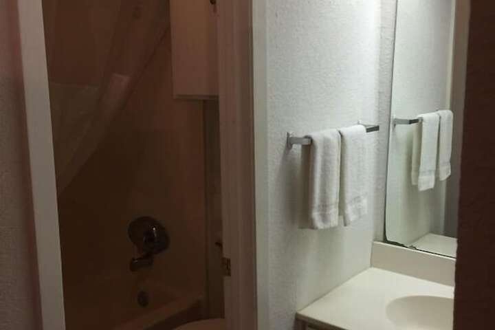 Room 37 of 47