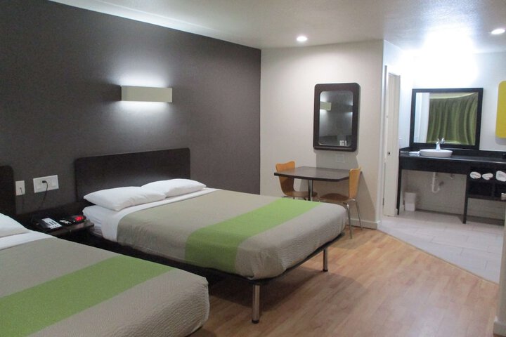 Room 32 of 36