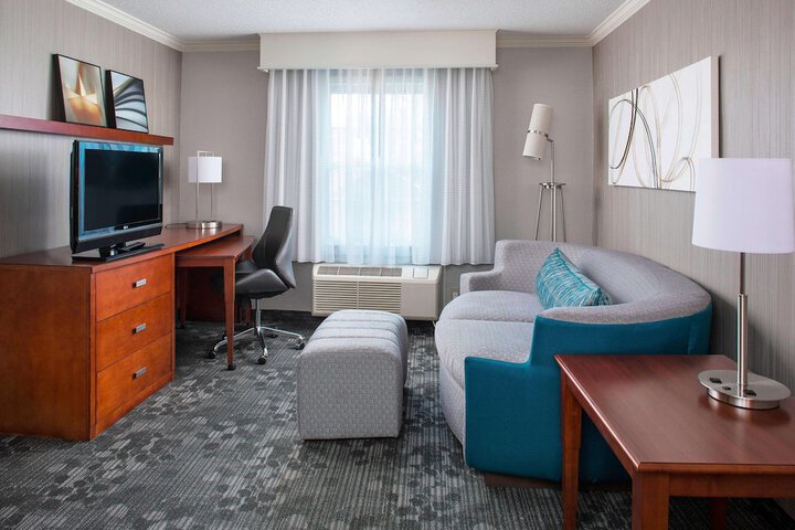 Room 11 of 24