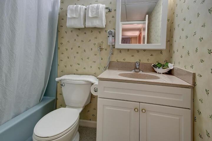 Room 46 of 77