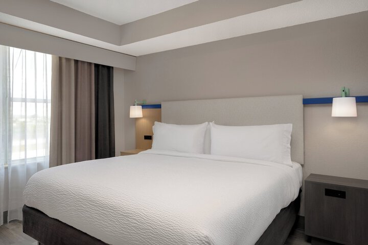 Garner Hotel Evansville East by IHG