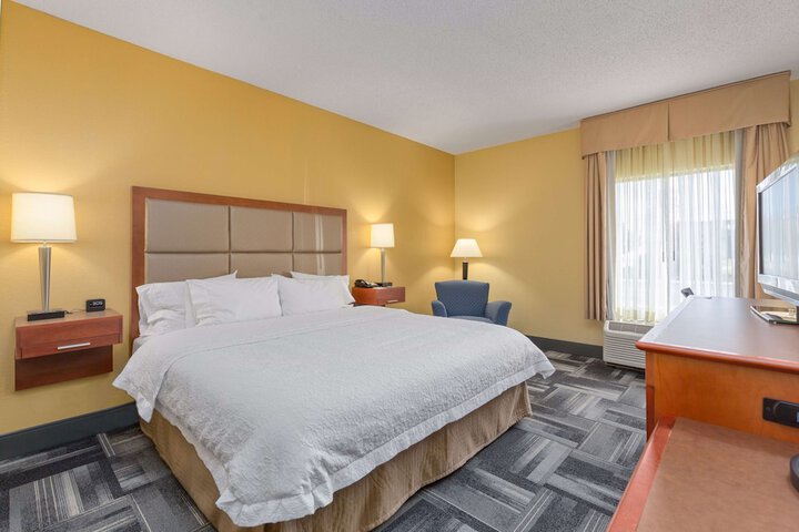 Room 26 of 38