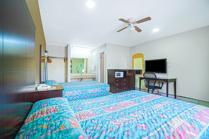 Room 40 of 70