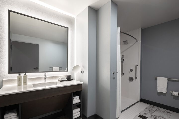 Room 61 of 118
