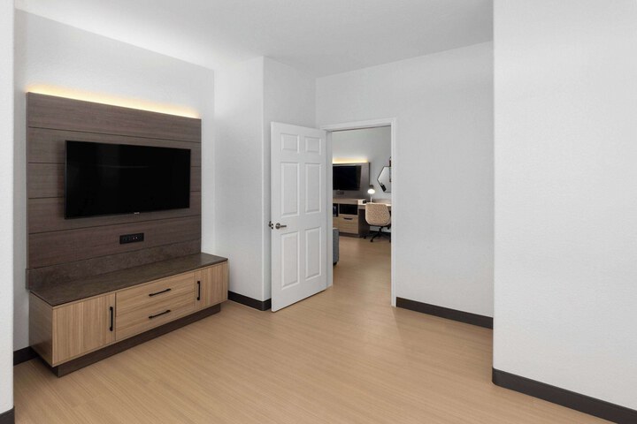 Room 38 of 47