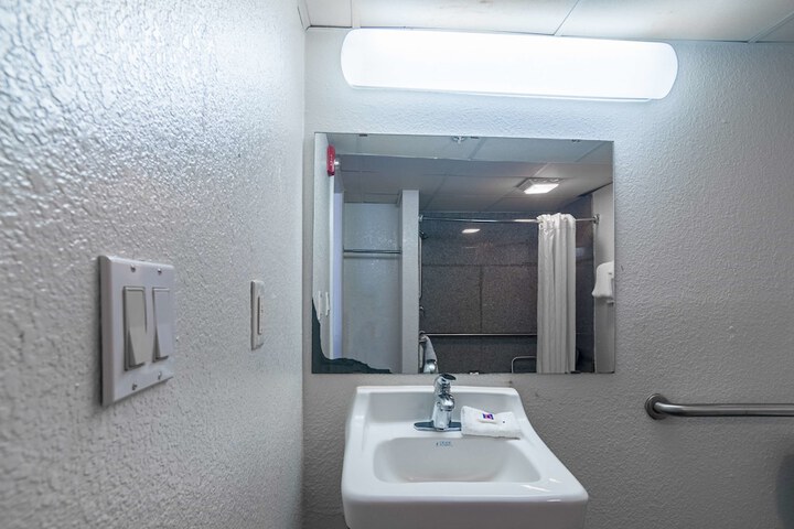 Room 21 of 30