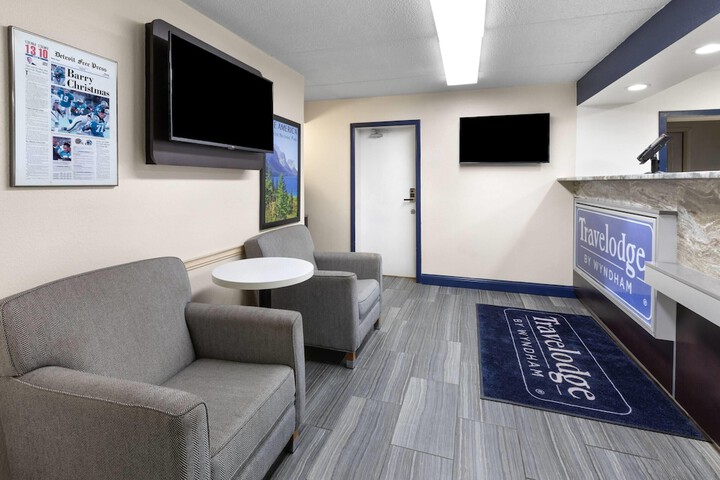 Travelodge by Wyndham Madison Heights MI