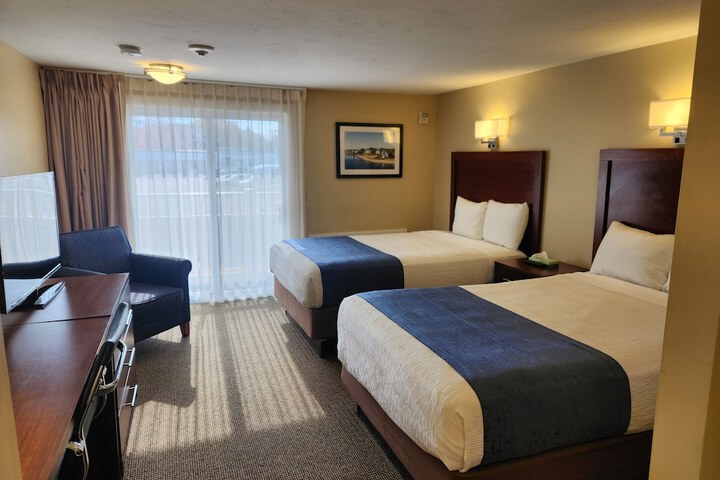 Hyannis Travel Inn