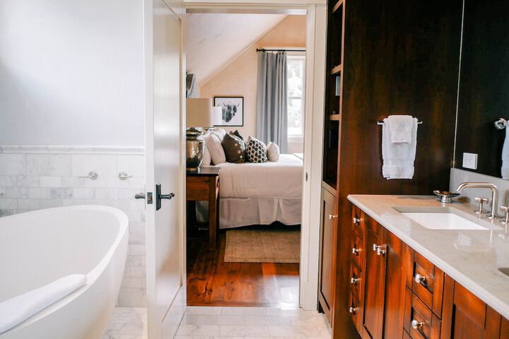 Element 52 Auberge Collection