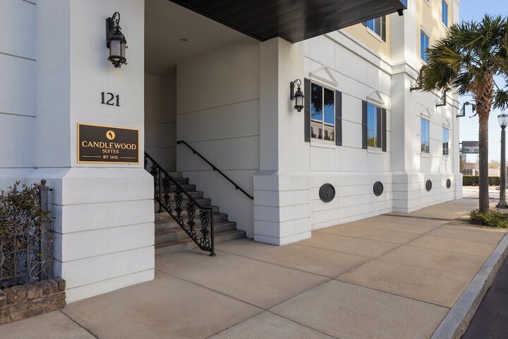 Candlewood Suites Mobile‑Downtown by IHG