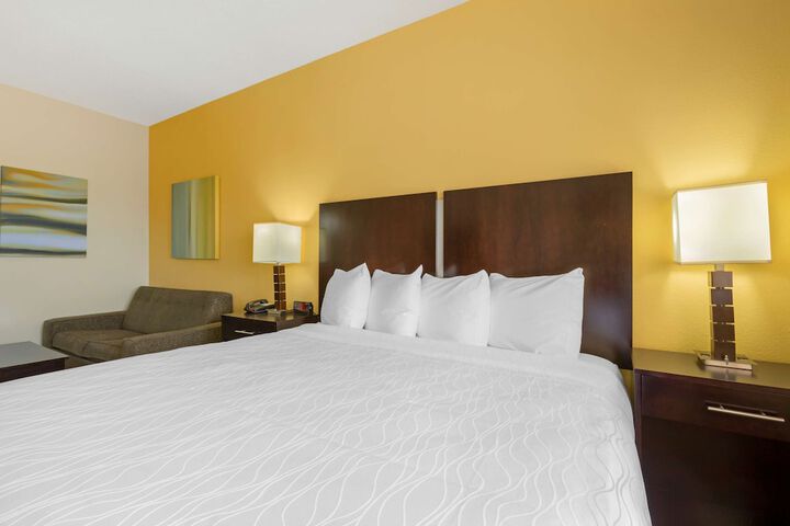 Best Western Plus The Four Corners Inn