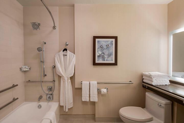 Room 25 of 63