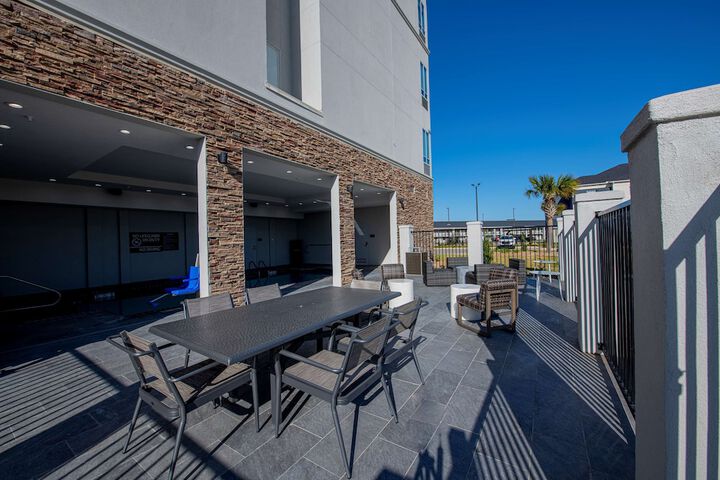 Terrace/Patio 38 of 38