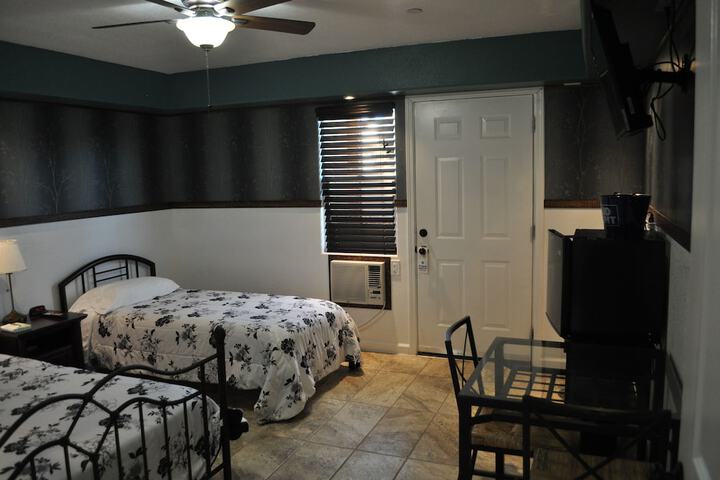 Room 25 of 124
