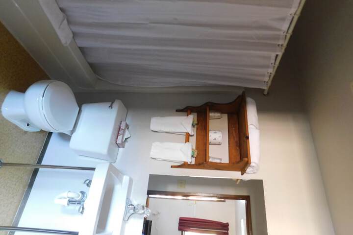 Room 26 of 33