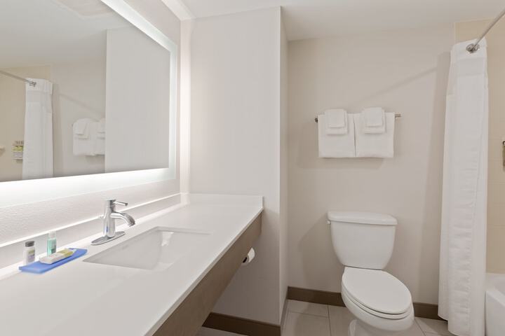 Room 14 of 33
