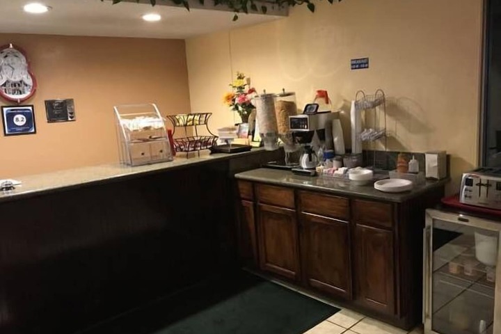 Breakfast/Coffee Service 58 of 61