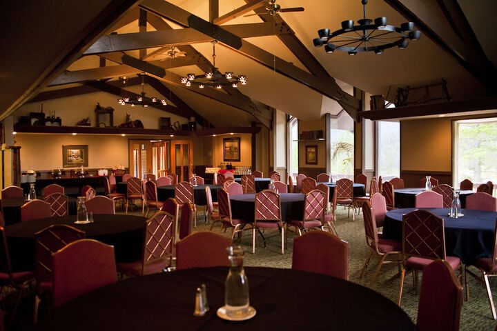 Ballroom/Hall 73 of 97