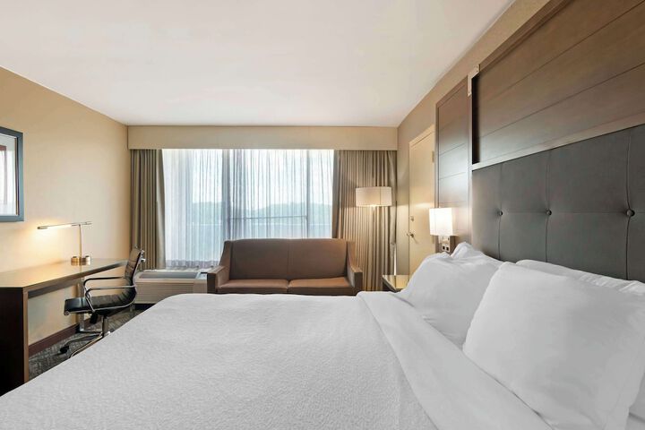 Best Western Plus Kansas City Sports Complex Hotel