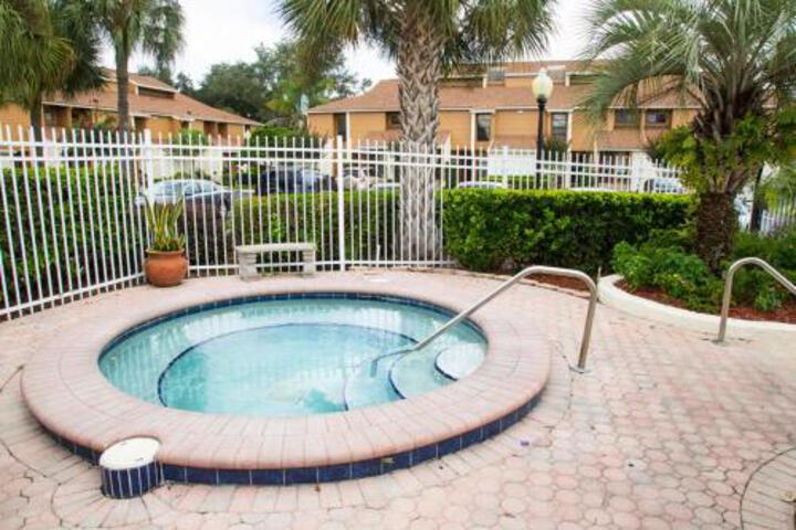 3BR Villa Claremont Holiday Home