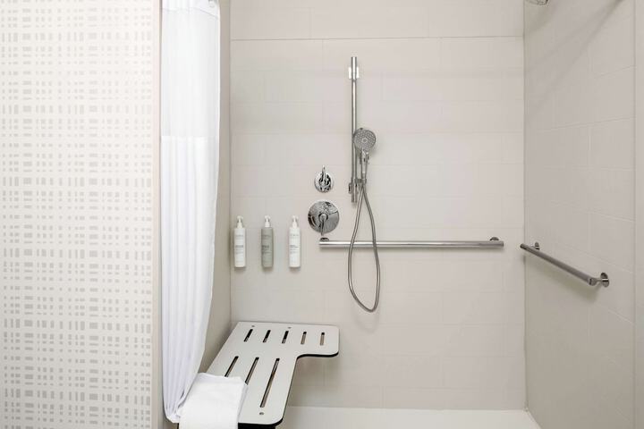 Hampton Inn by Hilton Costa Mesa Newport Beach