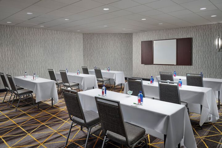 Holiday Inn & Suites Marlborough by IHG