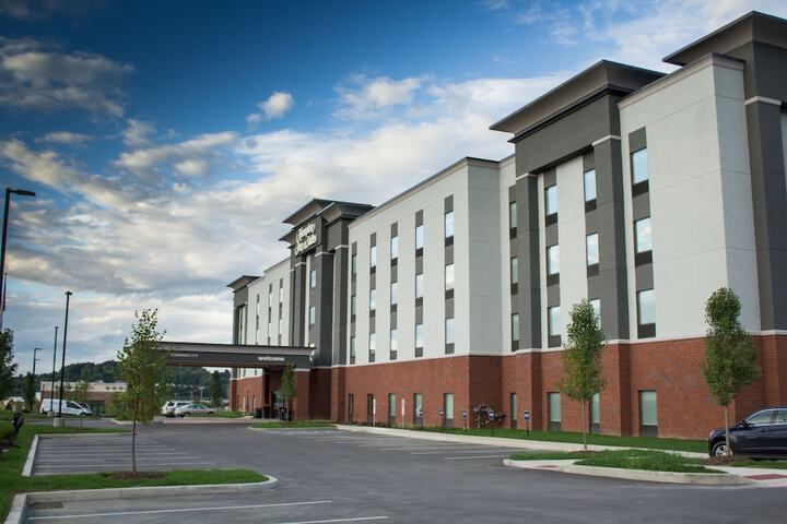 Hotel 2 of 89