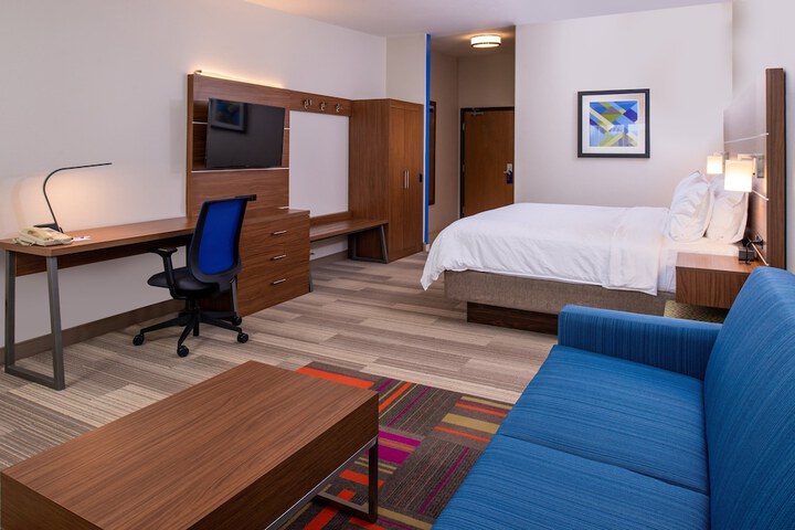 Room 47 of 80